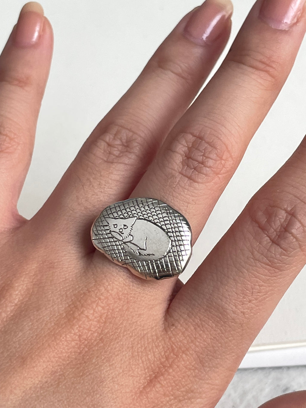 The Sleepy Kitten Ring S925