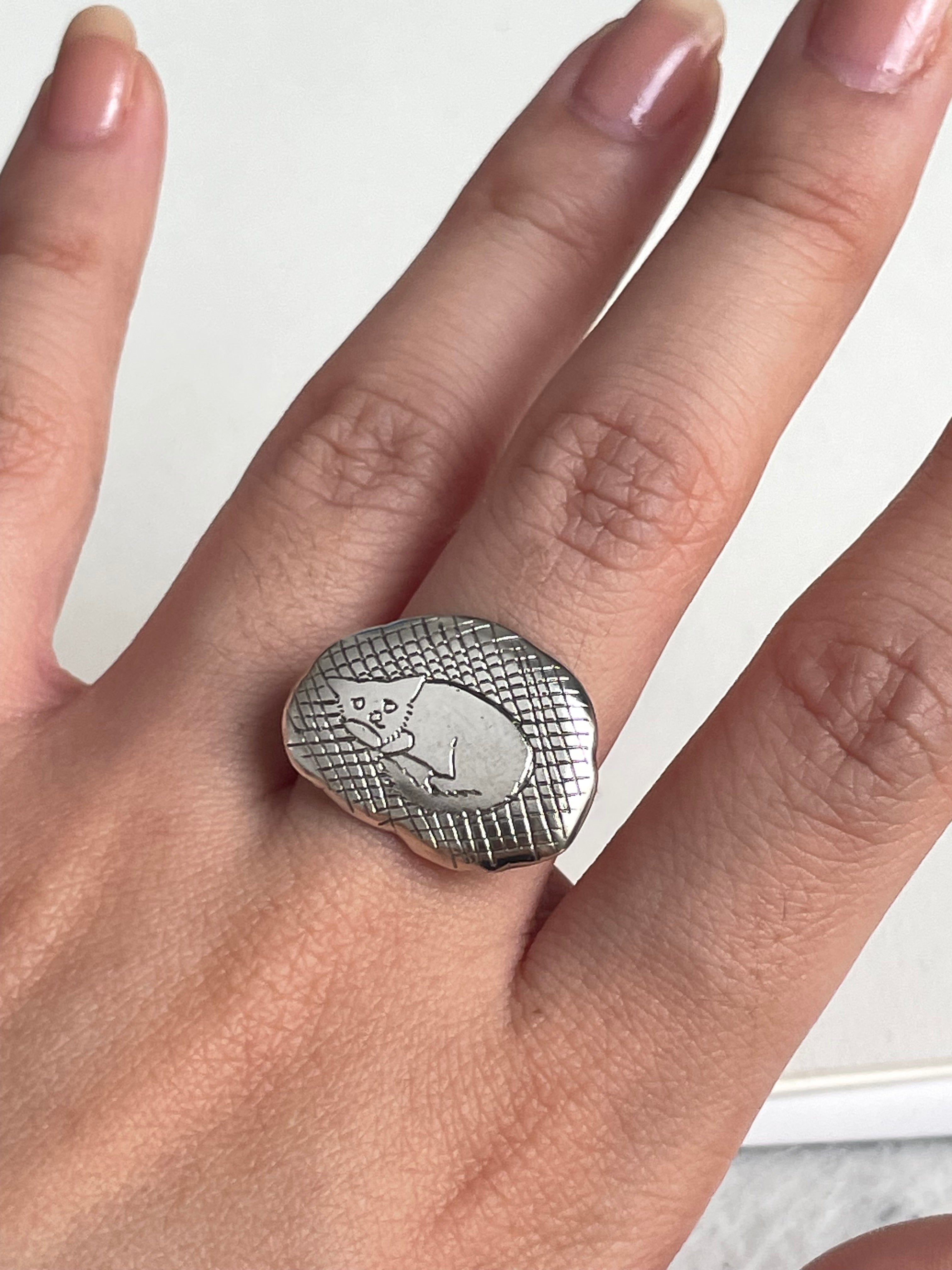 The Sleepy Kitten Ring S925