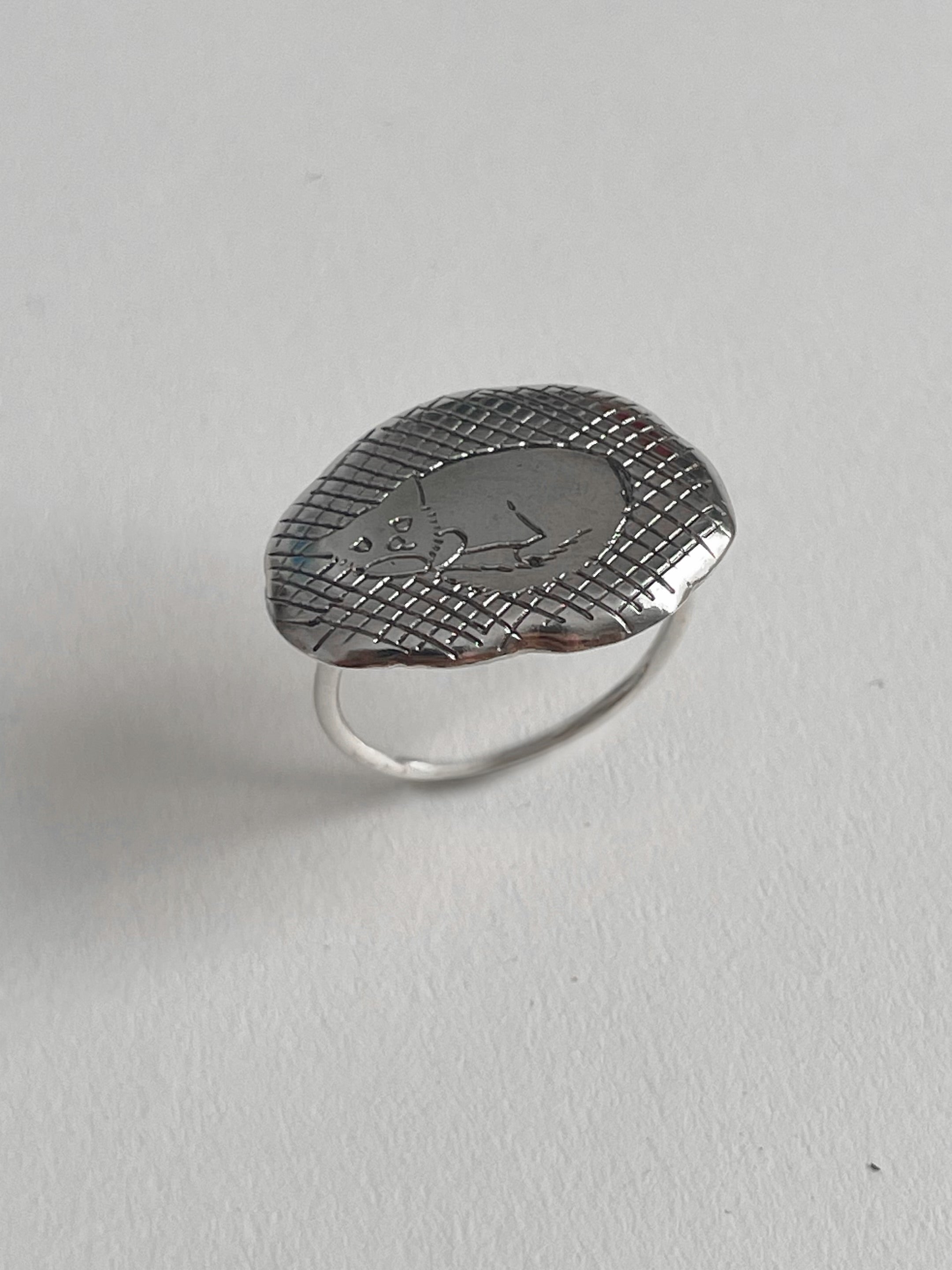 The Sleepy Kitten Ring S925
